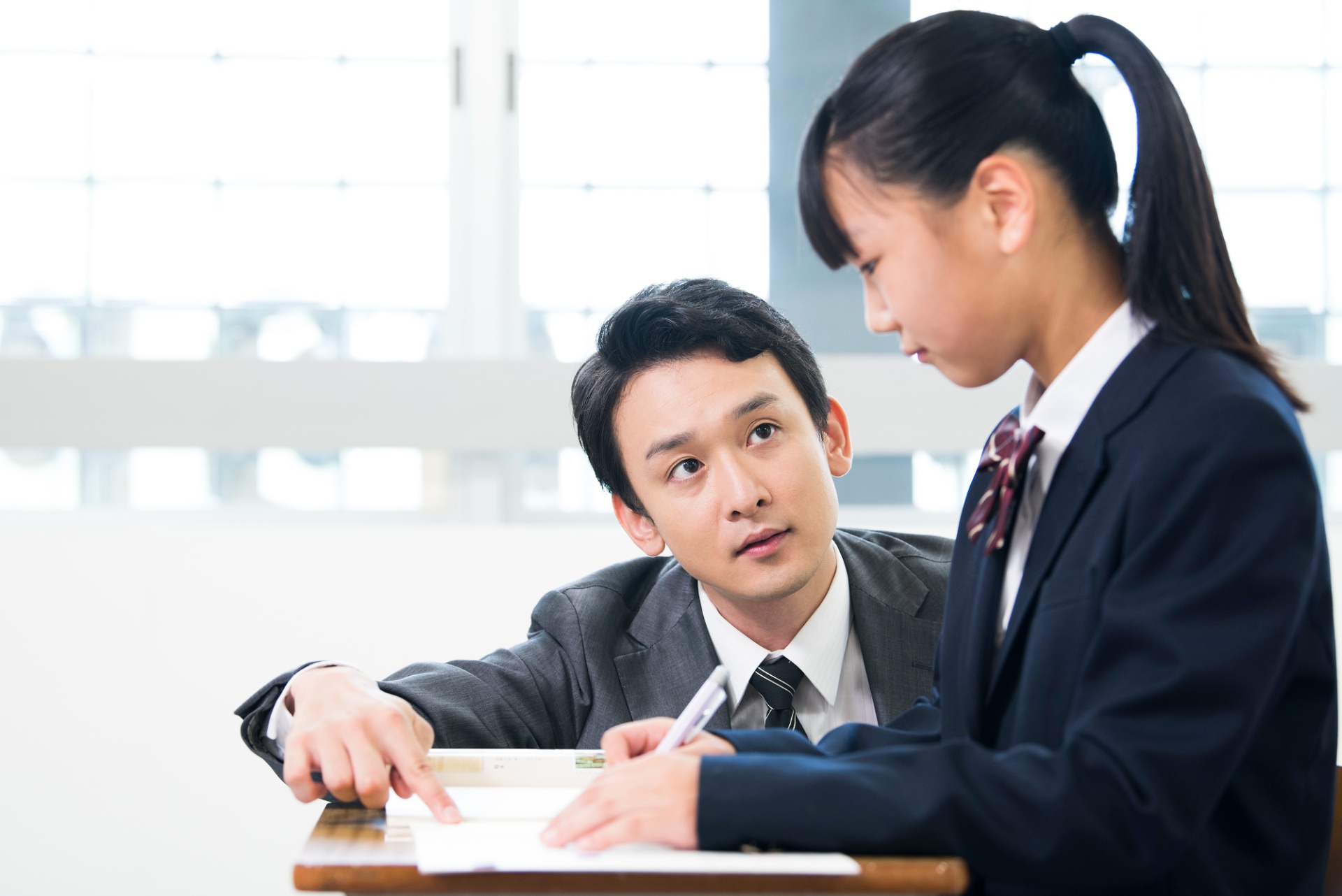 加茂エリアで、小学生から高校生まで幅広く対応する個別指導塾。担任制による丁寧な指導と、一人ひとりに合わせた学習プランで、定期テスト対策から受験対策まで支えます。